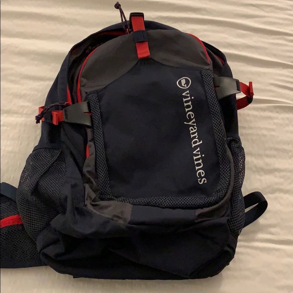 New, NWOT vineyard vines tech backpack - Picture 7 of 8